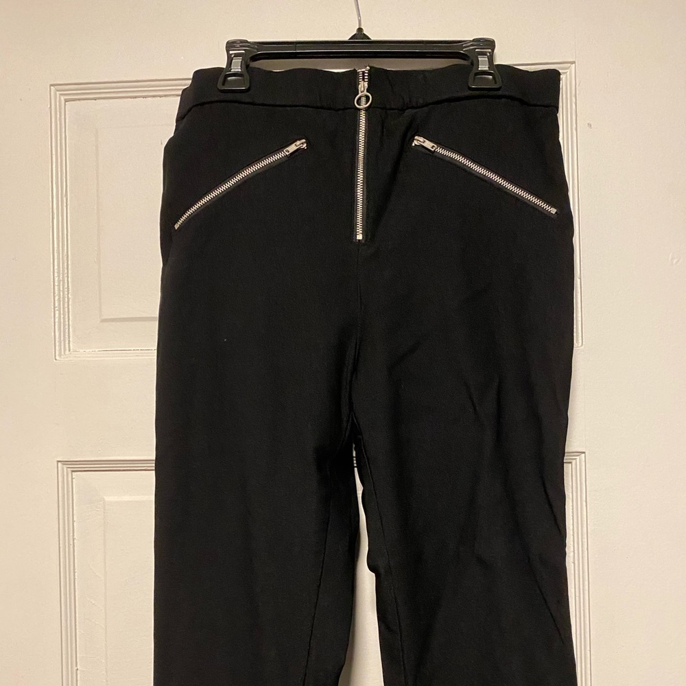 SOLD GARAGE LEGGINGS